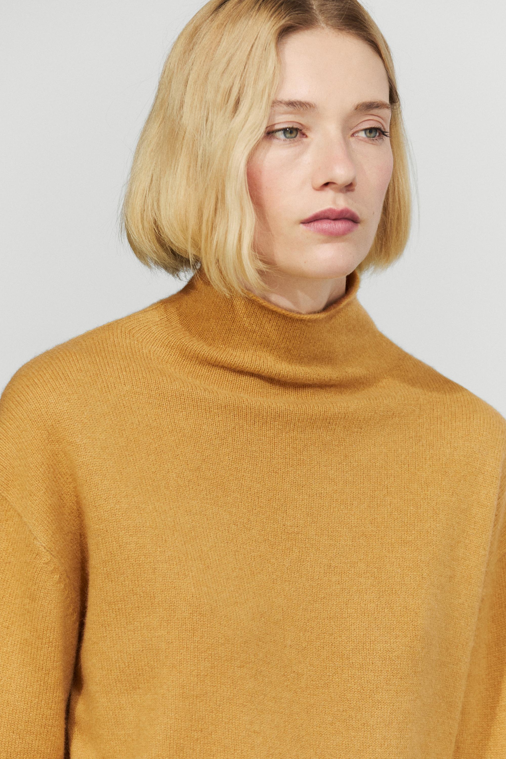 100% cashmere oversize knit sweater